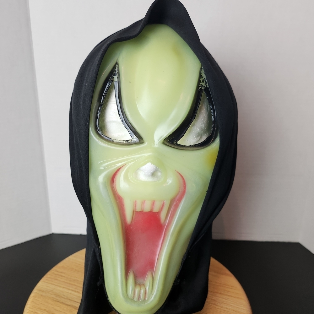 Spooky Green Demon Scream Vampire Mask with Black Hood Glow - Picture 2 of 10
